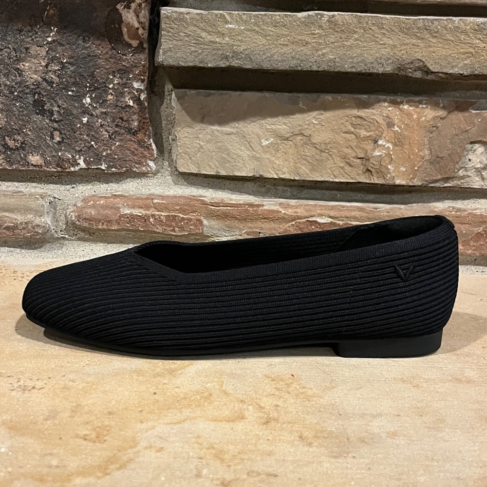VIVAIA Lightweight Black V-Cut Square Toe Knit Flats - Picture 4 of 10